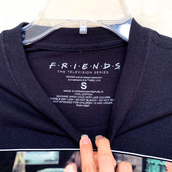 FRIENDS How You Doin’? Tee - Picture 4 of 4
